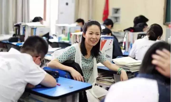 高中老师写鸡汤文走红:人生很贵 请别浪费