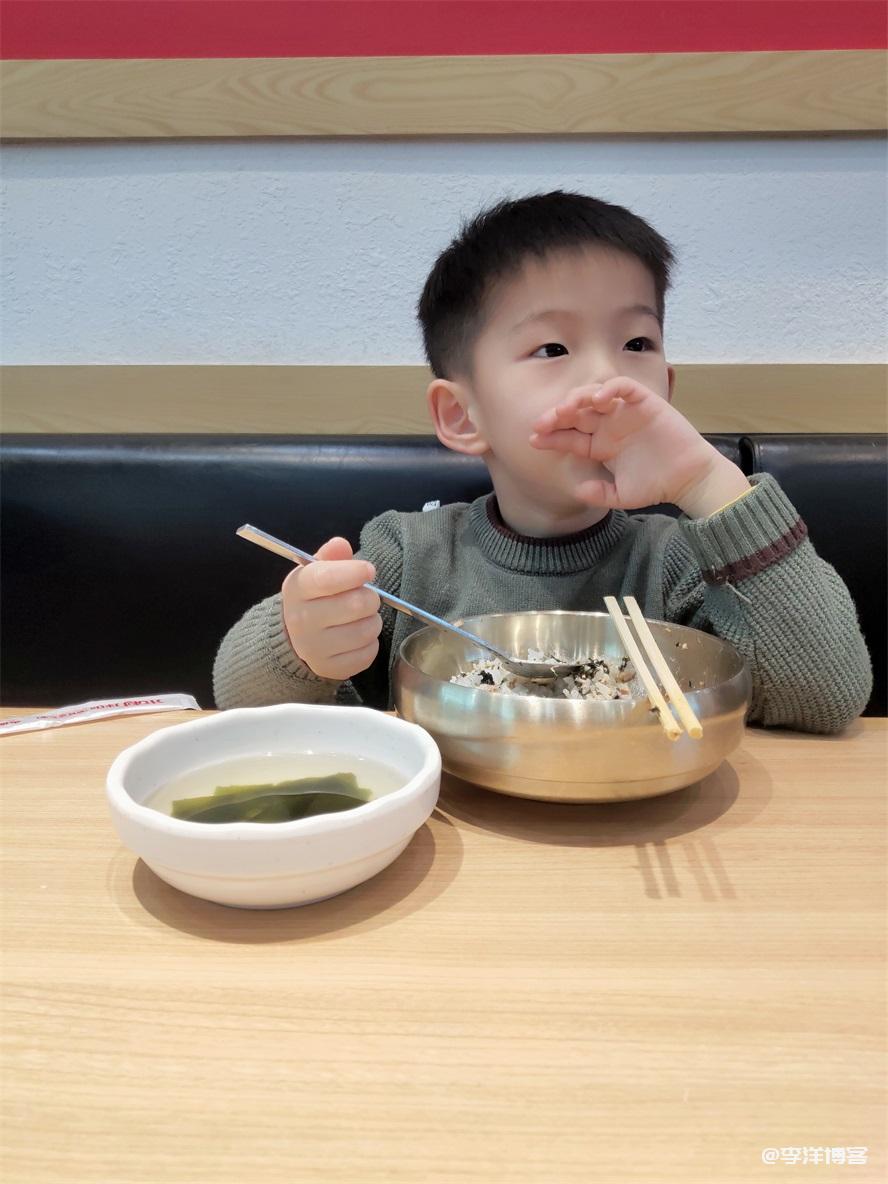 人类幼崽岩书小朋友四周岁生日记录