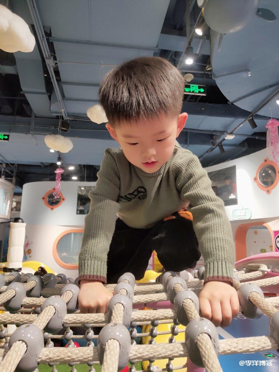 人类幼崽岩书小朋友四周岁生日记录